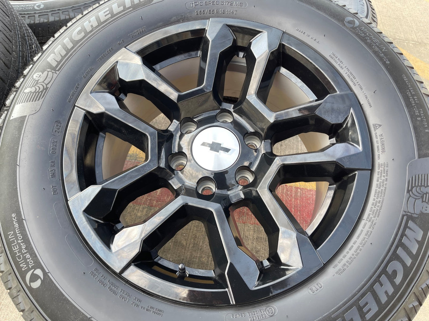 18" Chevy Silverado Suburban Tahoe OEM 14091 wheels rims GMC MICHELIN