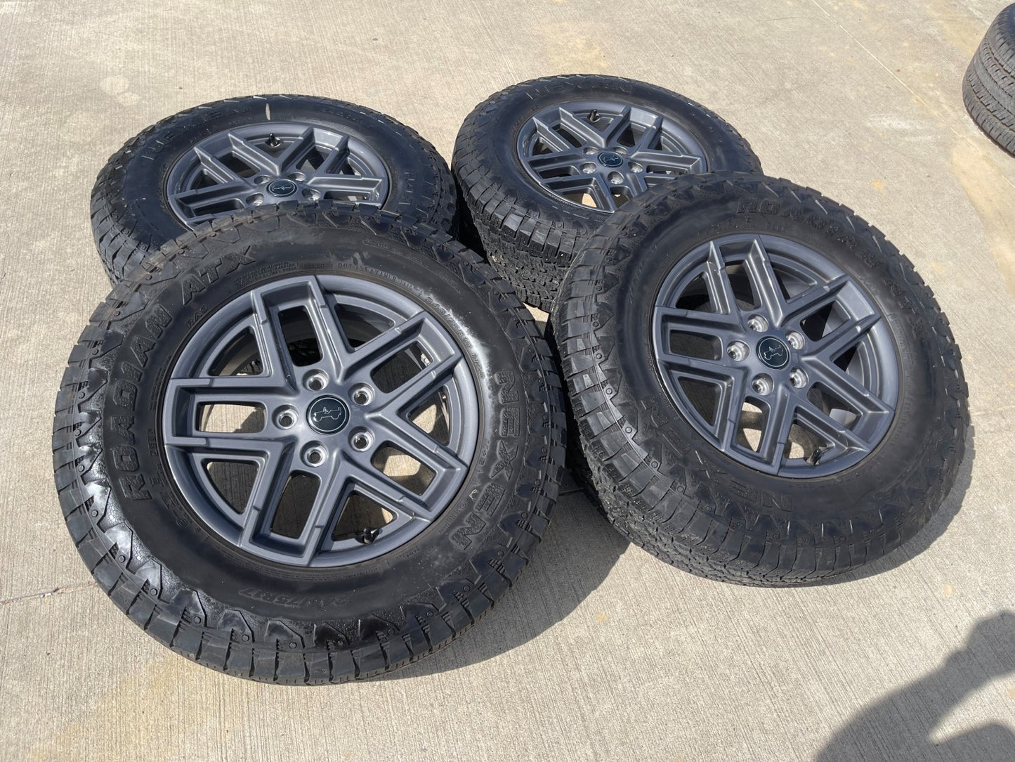17" Jeep Wrangler Rubicon OEM wheels rims 9324 Gladiator SET