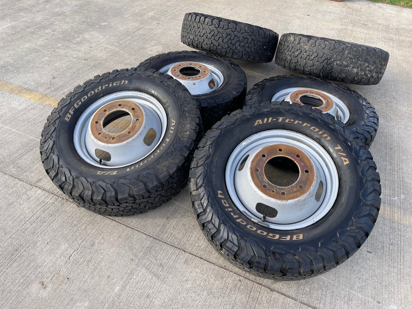 (6) 17" Ford F-350 Dually OEM rims wheels 3615 99016 tires BFG KO2 A/T