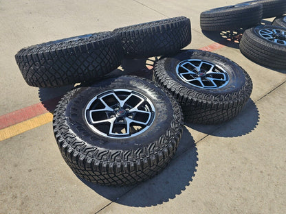 17" Jeep Wrangler Rubicon OEM wheels rims Gladiator tires 2024 2025 NEW 35"