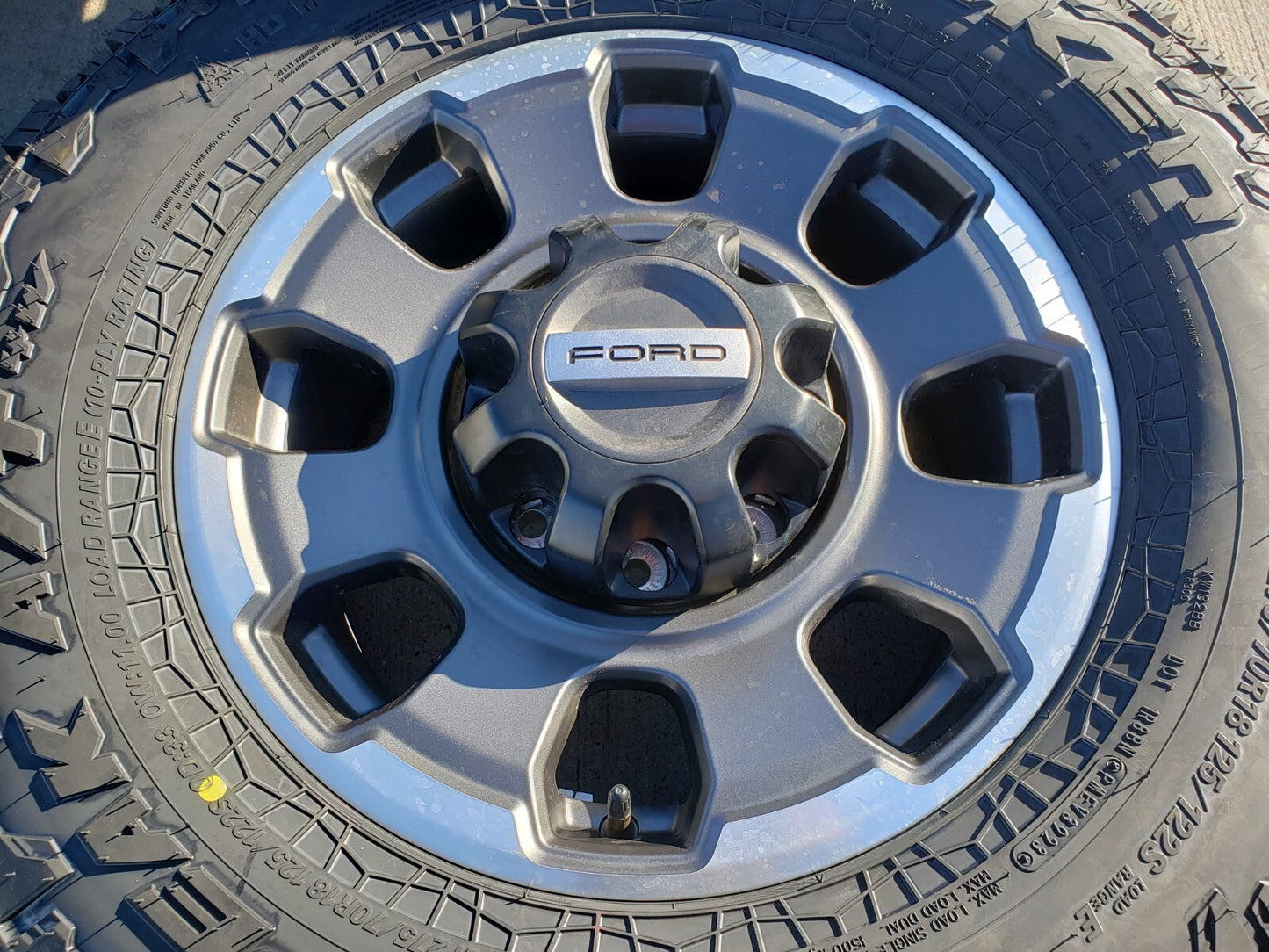 18" Ford F-250 F-350 OEM TREMOR rims wheels 10482 FALKEN A/T4 33" NEW