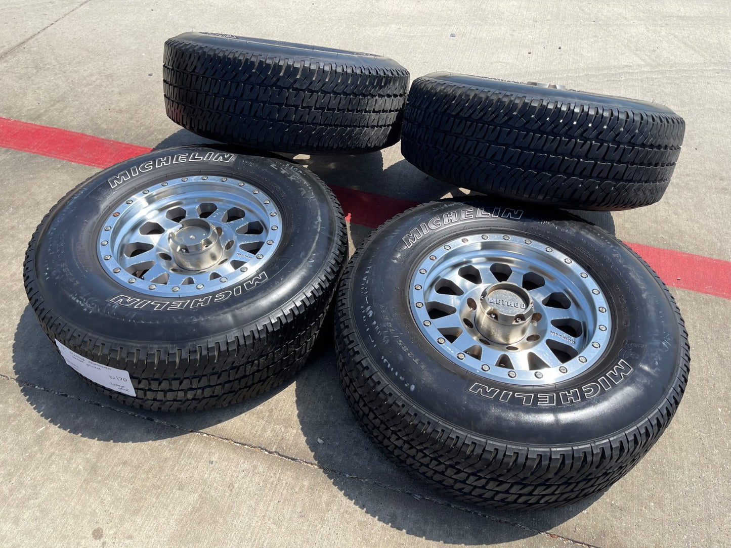 17" 17x8.5 Method 304 MR304 Ford F-250 F-350 rims wheels MICHELIN 8x170 SET
