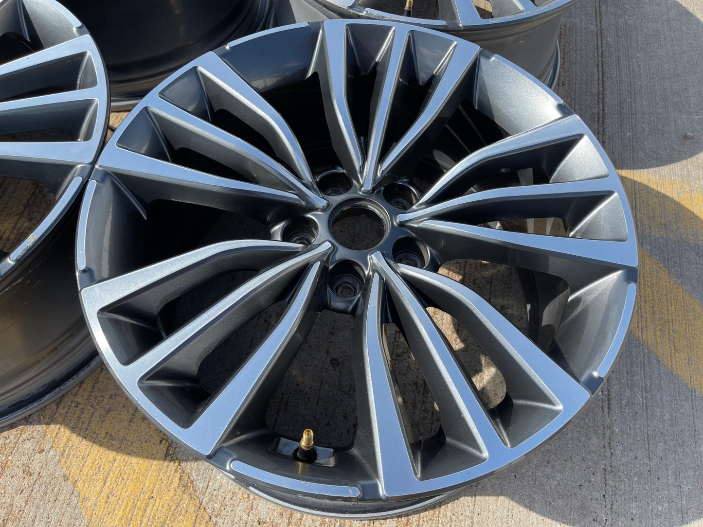 18" Kia Stinger Optima K5 Forte OEM 74773 wheels rims