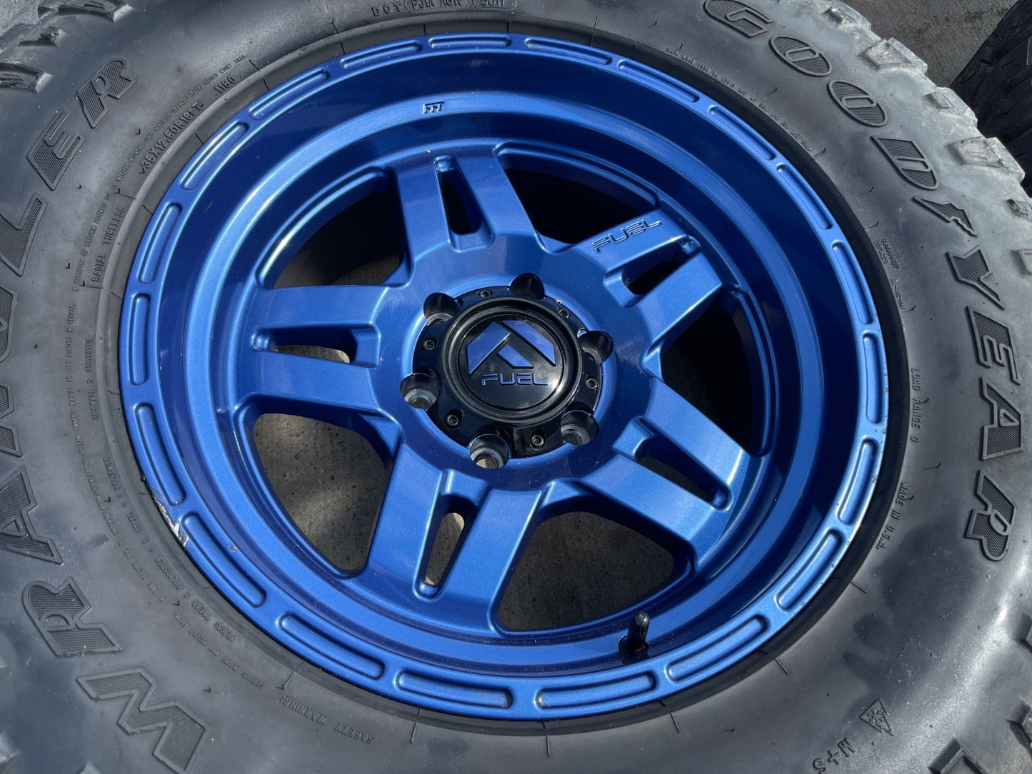 18x9 18" FUEL Oxide D802 Silverado RAM Tacoma wheels rims 6x139 6x5.5 35"