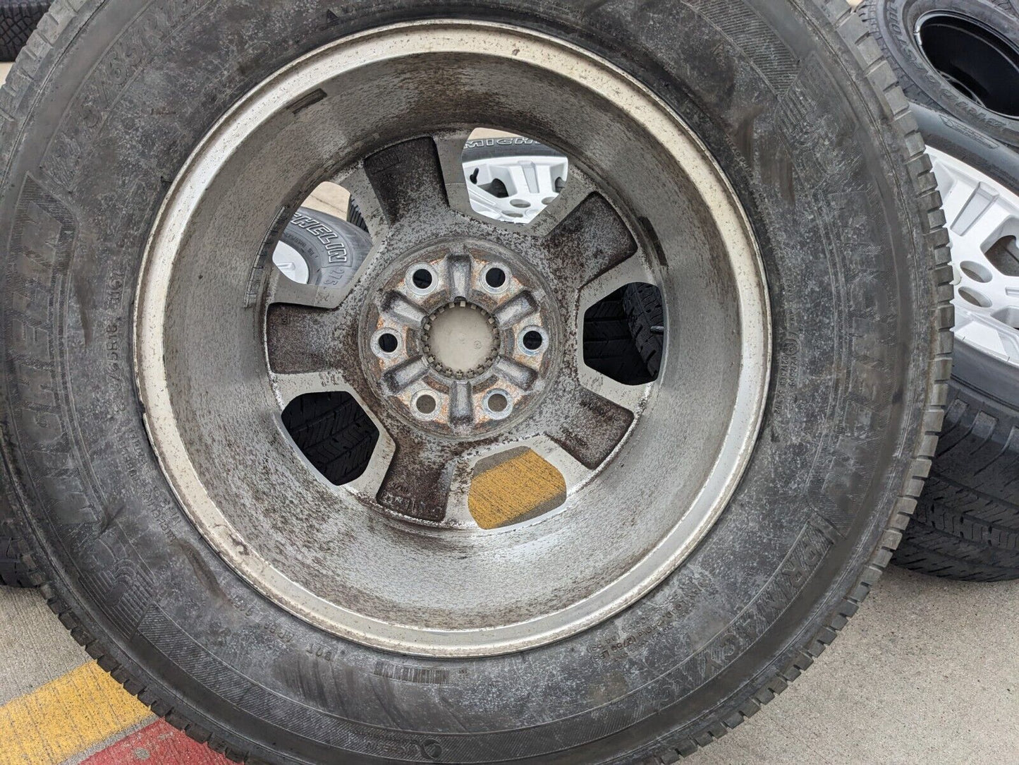 18" Chevy Tahoe Suburban Z71 OEM 5647 5753 wheels tires Silverado 1500