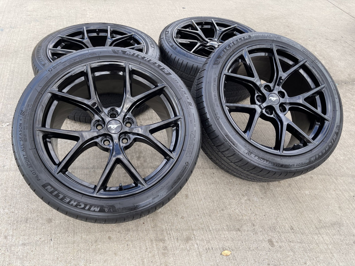 19" Ford Mustang GT Track Pack OEM 10277 10363 wheels rims tires MICHELIN