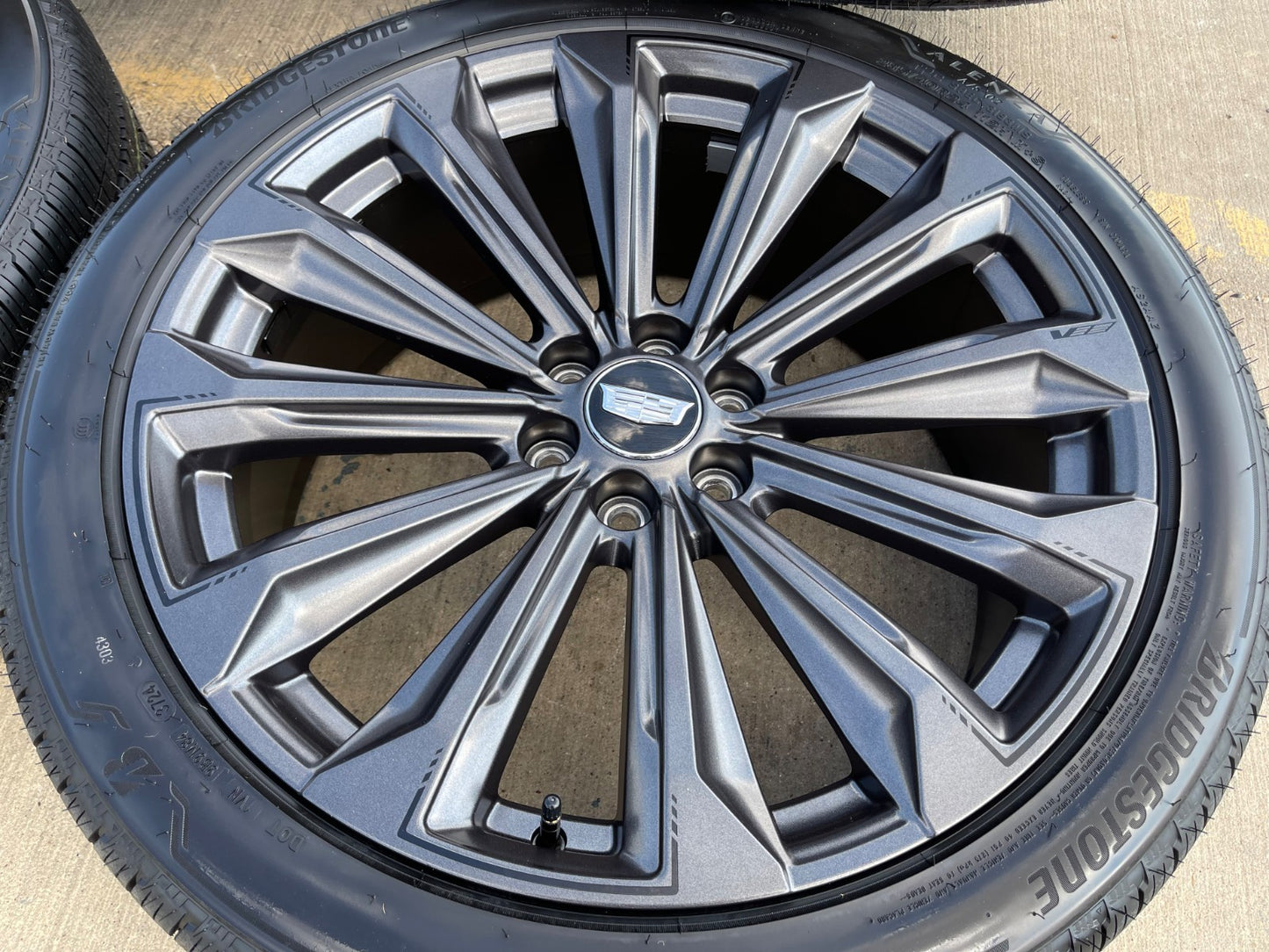 24" Cadillac Escalade V PLATINUM OEM wheels rims tires SET 2025 2026 2027 NEW