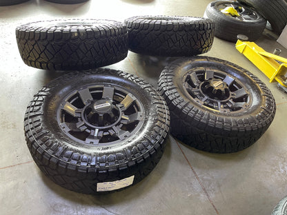 20" Ford F-250 F-350 OEM 10296 10485 Lariat gray wheels rims tires 37"