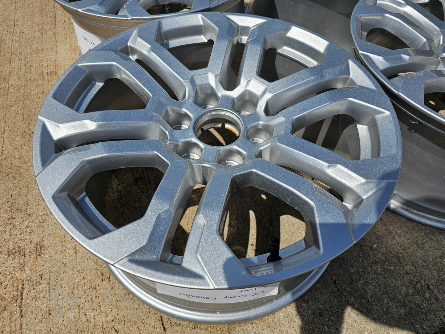 20" Chevy Colorado OEM wheels rims 95780 Silverado Suburban GMC Canyon 2024 2025