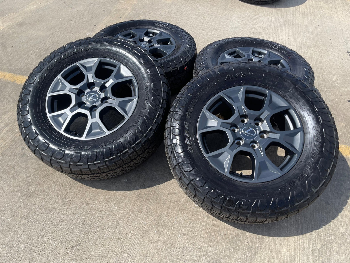18" Toyota 4Runner Land Cruiser TRD Tundra OEM 10544 wheels rims GX550 TOYO A/T3