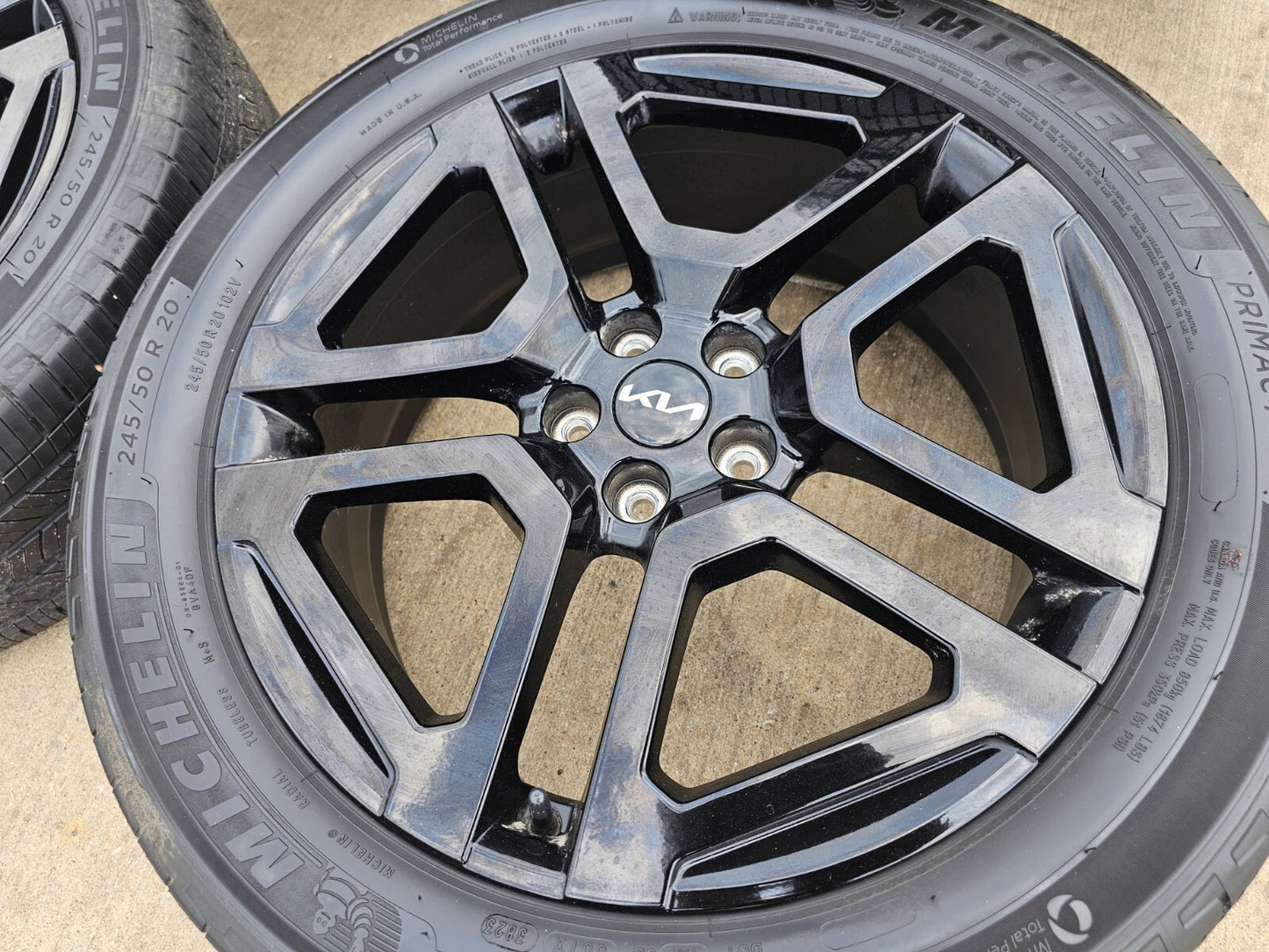 20" Kia Telluride Prestige X-PRO OEM wheels rims 74721 Sedona 2023 2024 2025