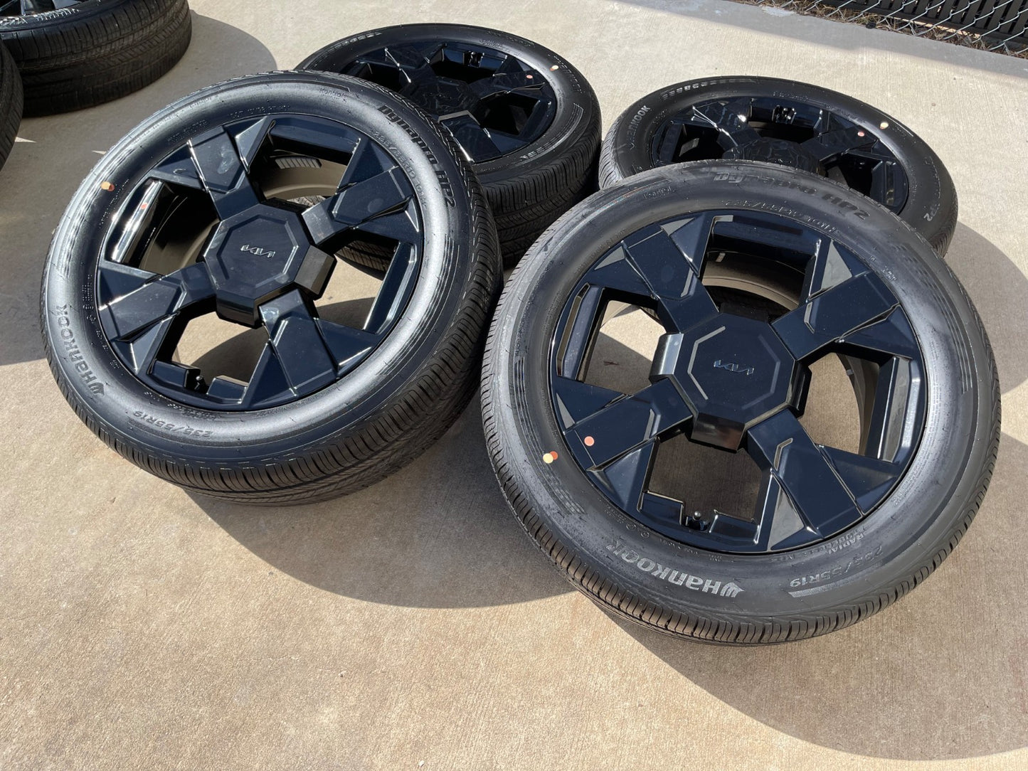 19" Kia Telluride OEM wheels rims Sportage Sorento Sedona SET 2025 2026 2027 NEW