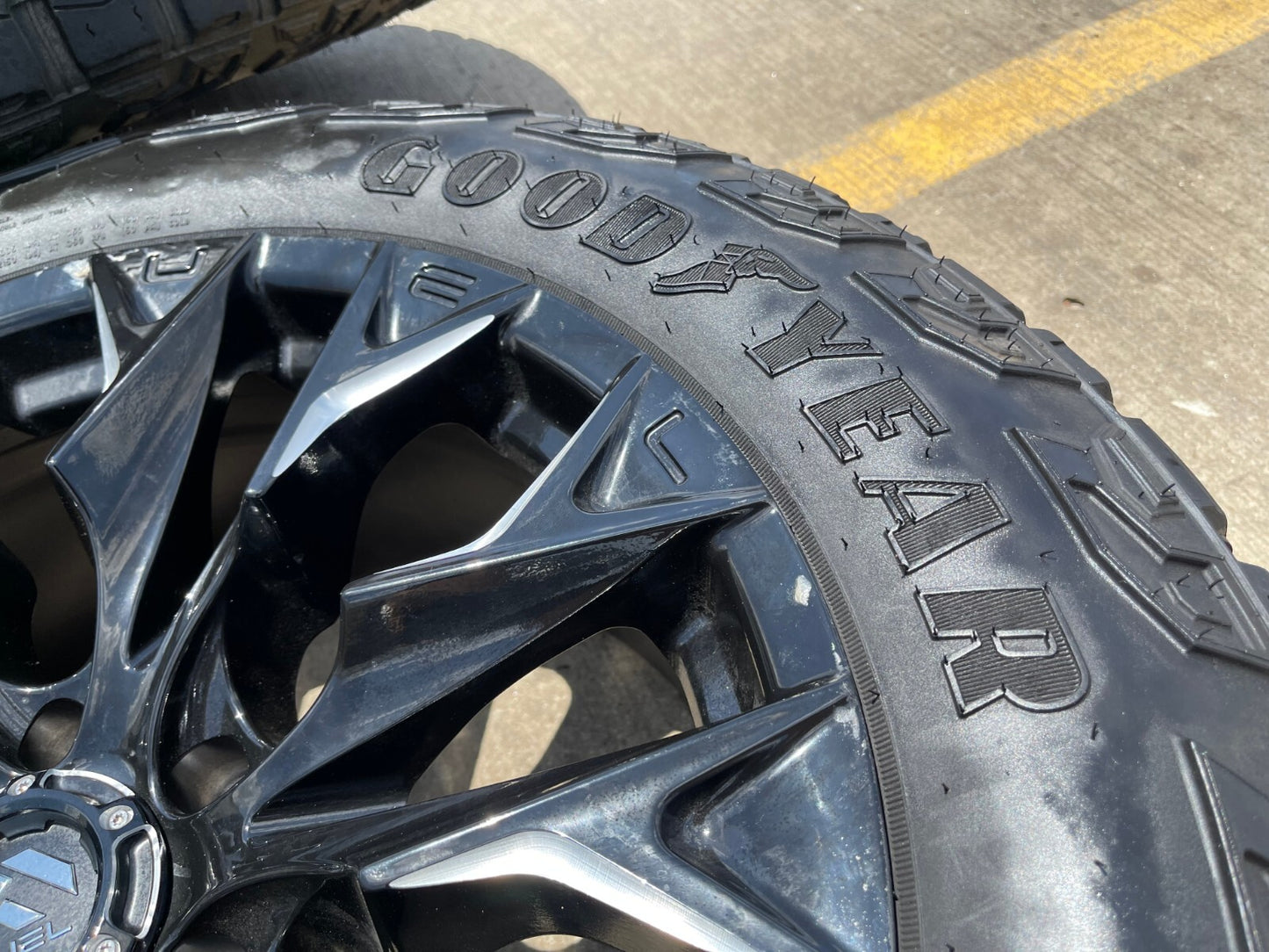 20" Fuel D804 Flame Blackout Chevy Silverado RAM 1500 wheels rims 6x139 6x5.5
