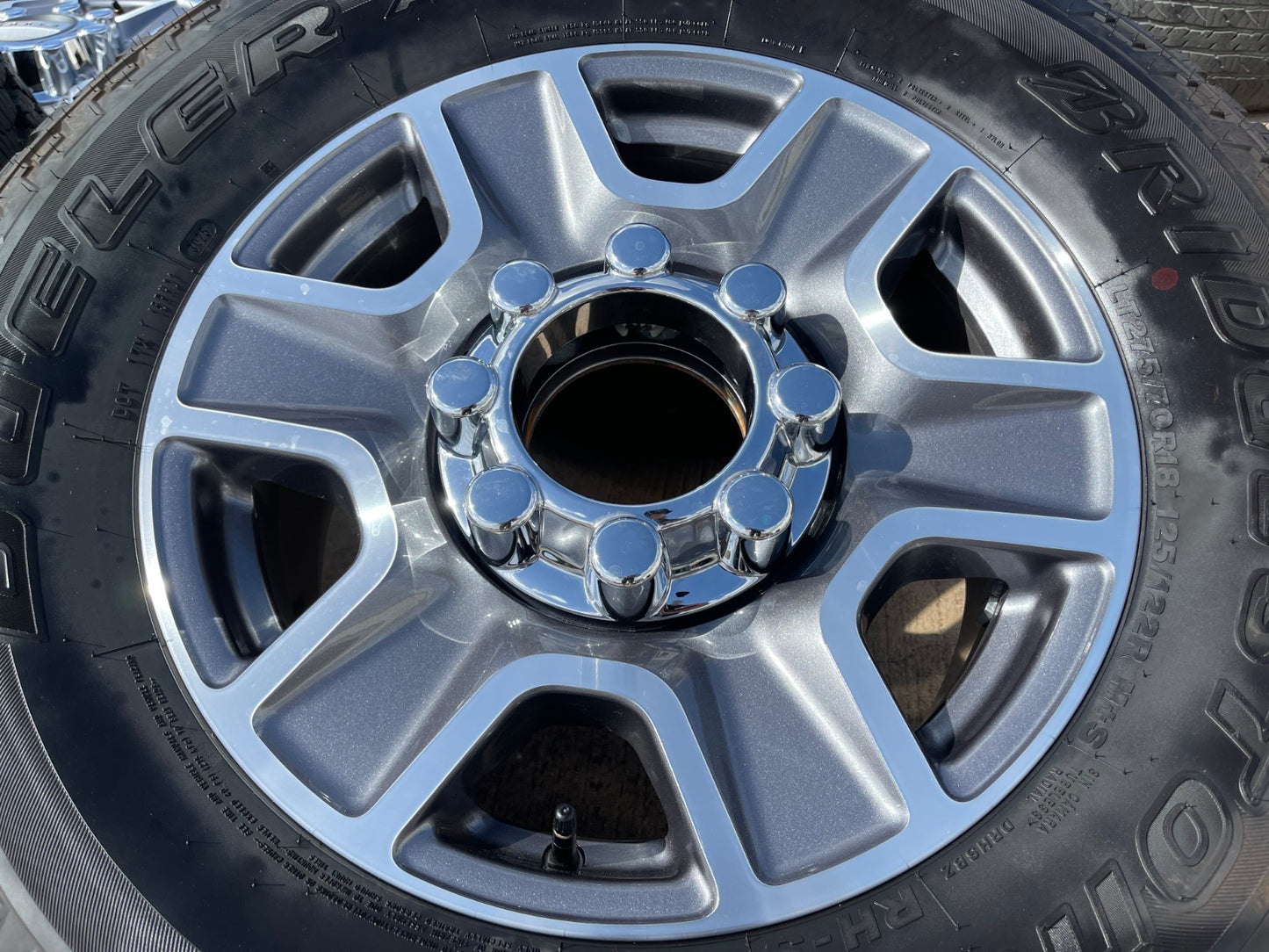 18" Ford F-250 F-350 Lariat FX-4 OEM wheels 10480 10298 tires BRIDGESTONE A/T