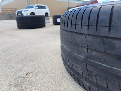 (1) 285/45/21 Pirelli P Zero tire 113Y M+S 285/45R21 Run Flat RFT