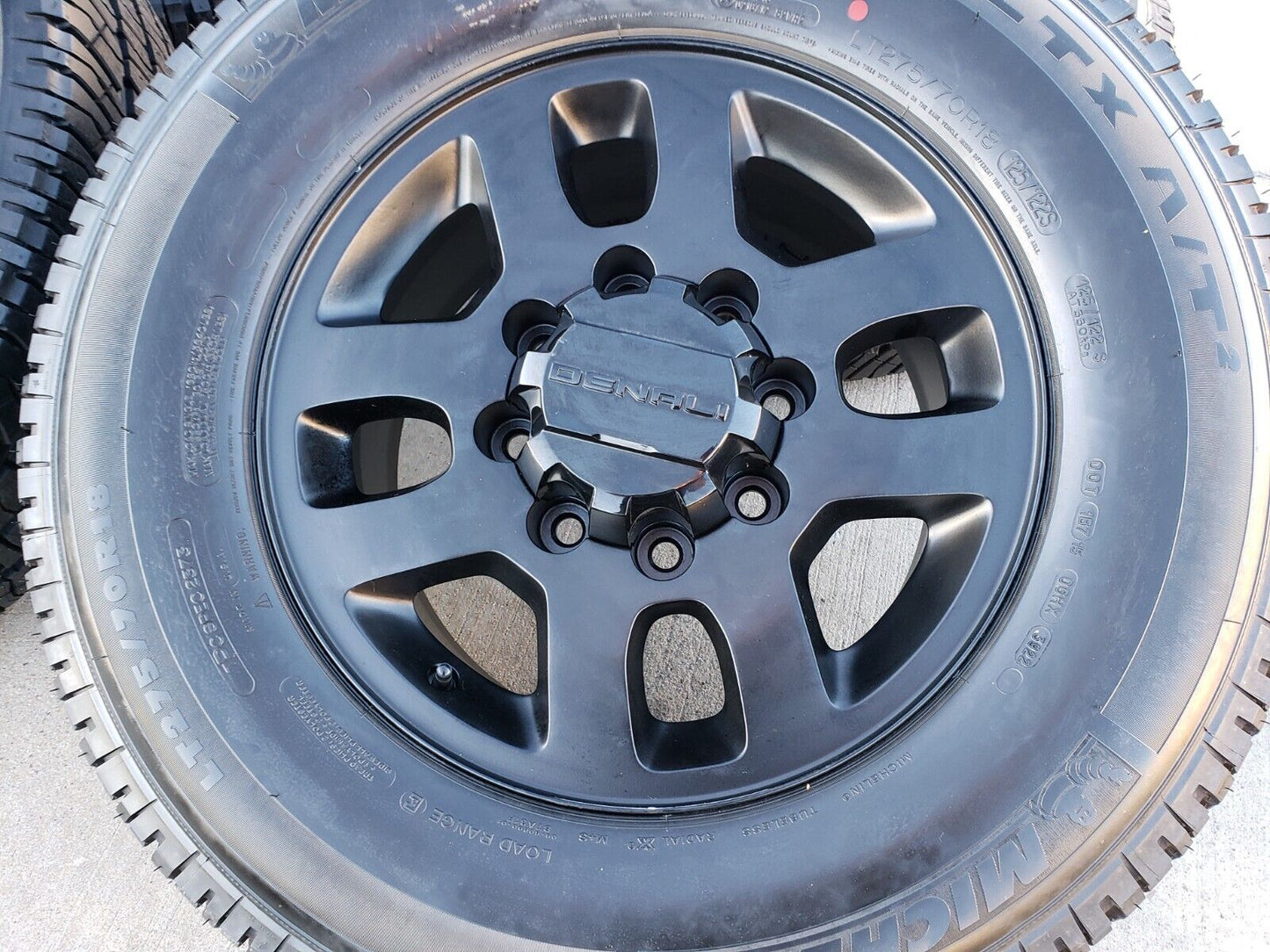 18" GMC Sierra 2500 3500 OEM Chevy 5502 wheels rims MICHELIN NEW