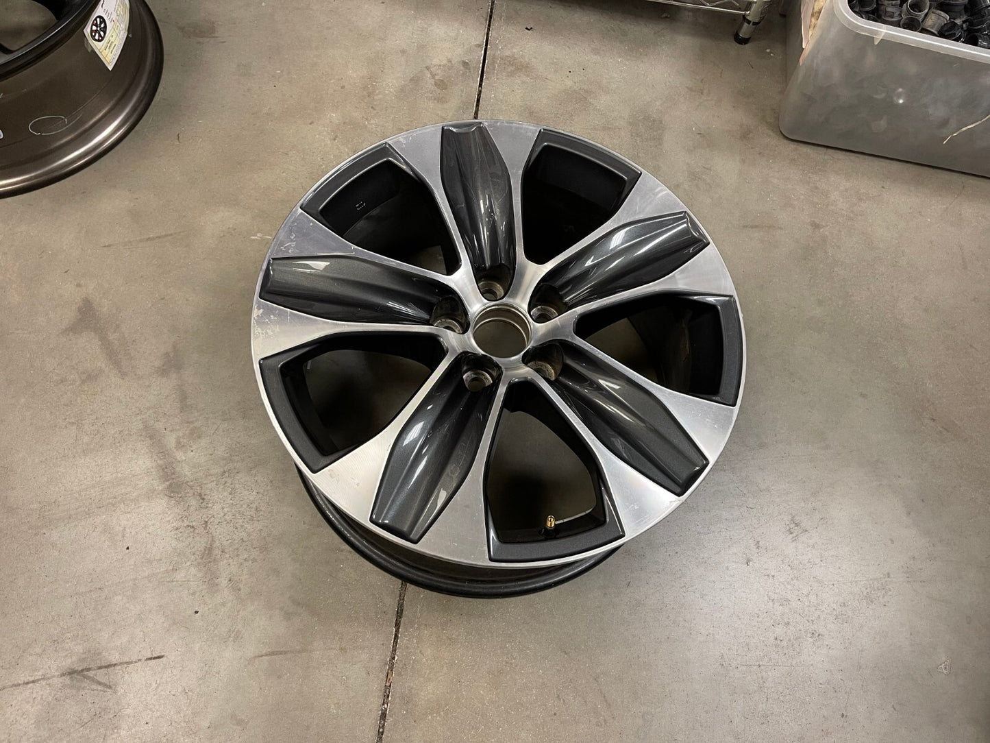 18" Toyota Highlander OEM 75264 wheel rim 2020 2021 2022 2023 2024 2025