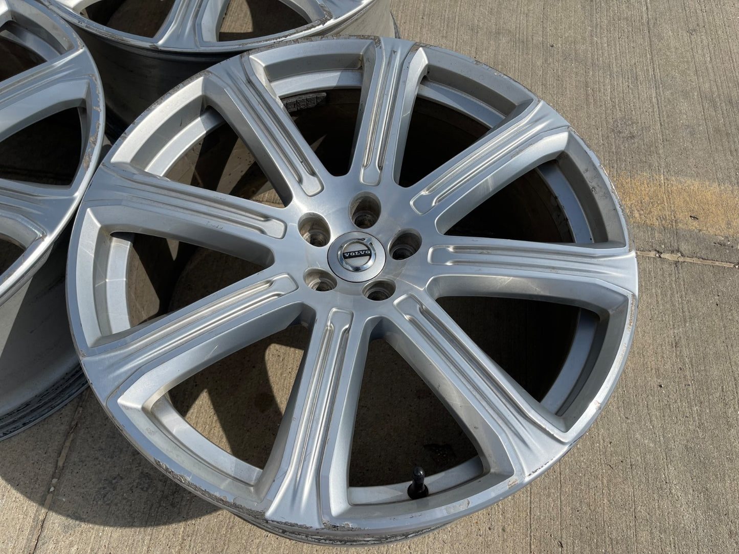 (1) 21" Volvo XC90 Ultimate OEM 70423 rim wheel single 2016 2017 2018 2019 2020
