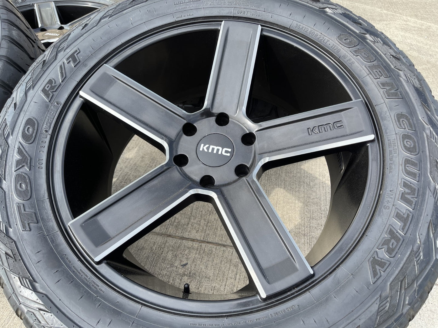 22x9 22" KMC Duece KM702 Chevy Silverado RAM wheels rims 6x139 6x5.5 tires TOYO