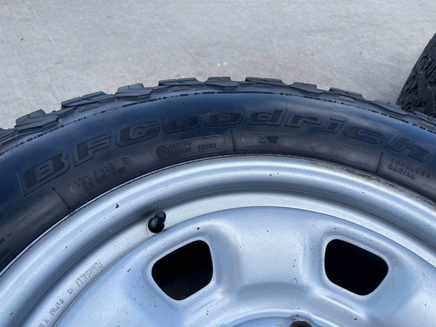 17" Ram 2500 3500 Laramie Power Wagon OEM 2497 wheels rims BFG KO2 A/T