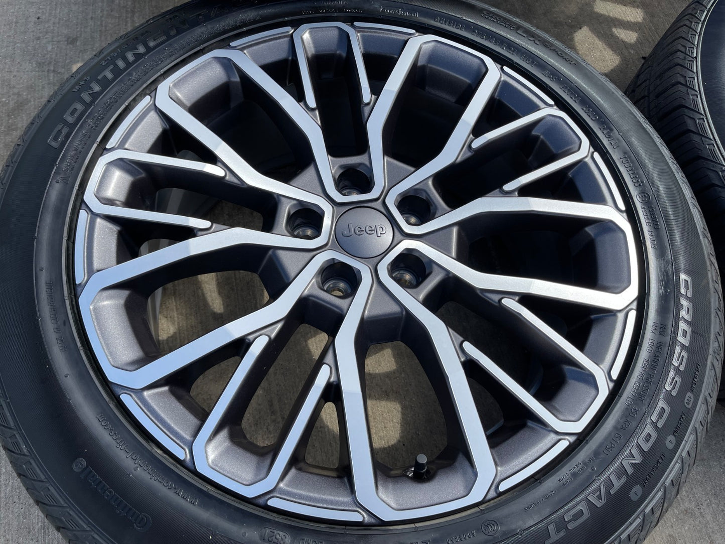 21" Jeep Grand Cherokee L OEM wheels rims 9290 Durango CONTINENTAL NEW