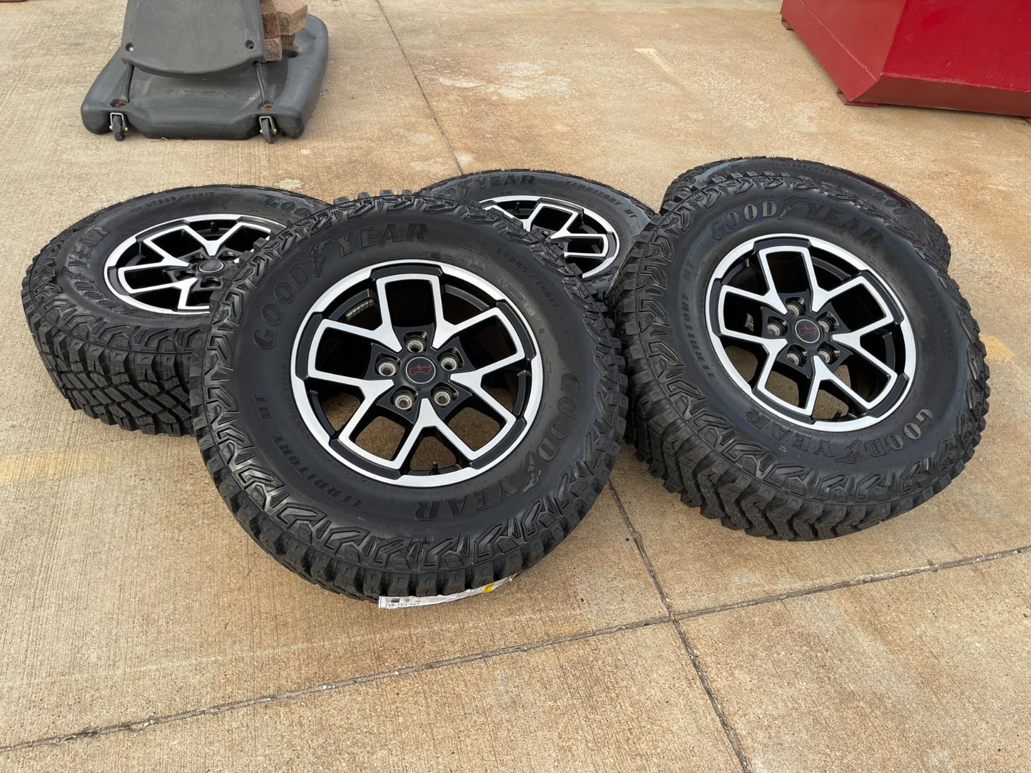 17" Jeep Wrangler Rubicon OEM 95730 9327 wheels rims Gladiator GOODYEAR 33" NEW