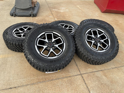 17" Jeep Wrangler Rubicon OEM 95730 9327 wheels rims Gladiator GOODYEAR 33" NEW