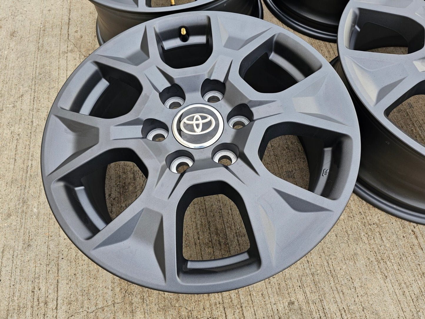 18" Toyota Land Cruiser Tundra Sequoia OEM wheels rims SET GX550 2025 2026 NEW