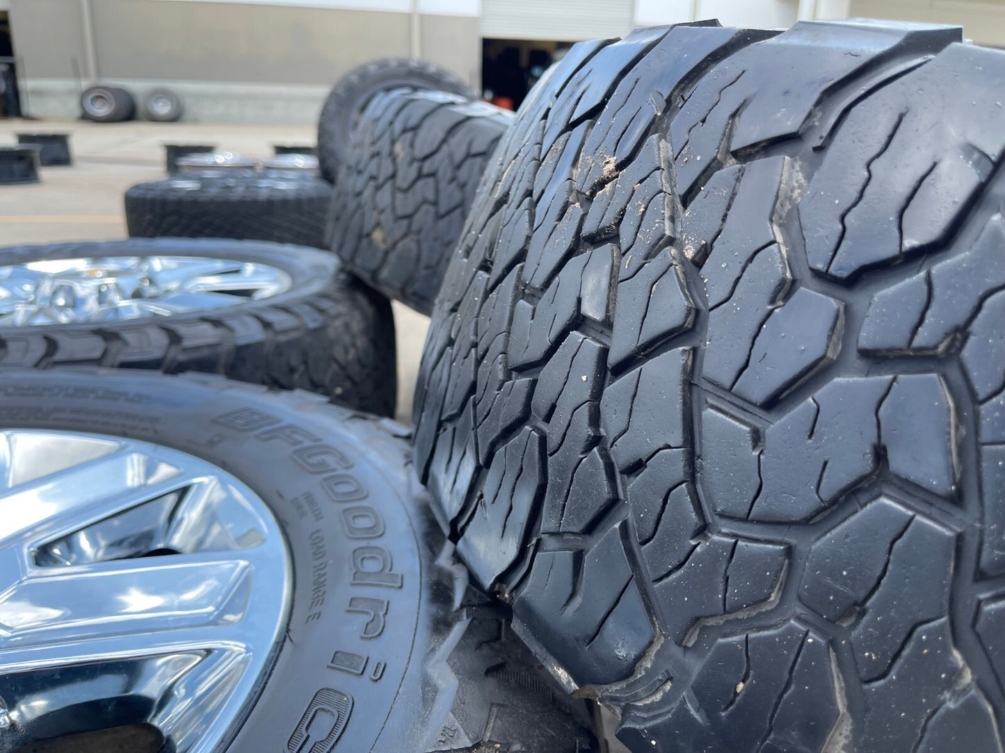 20" Chevy Silverado High Country LTZ 2500 3500 OEM 14124 wheels rims BFG KO3 A/T