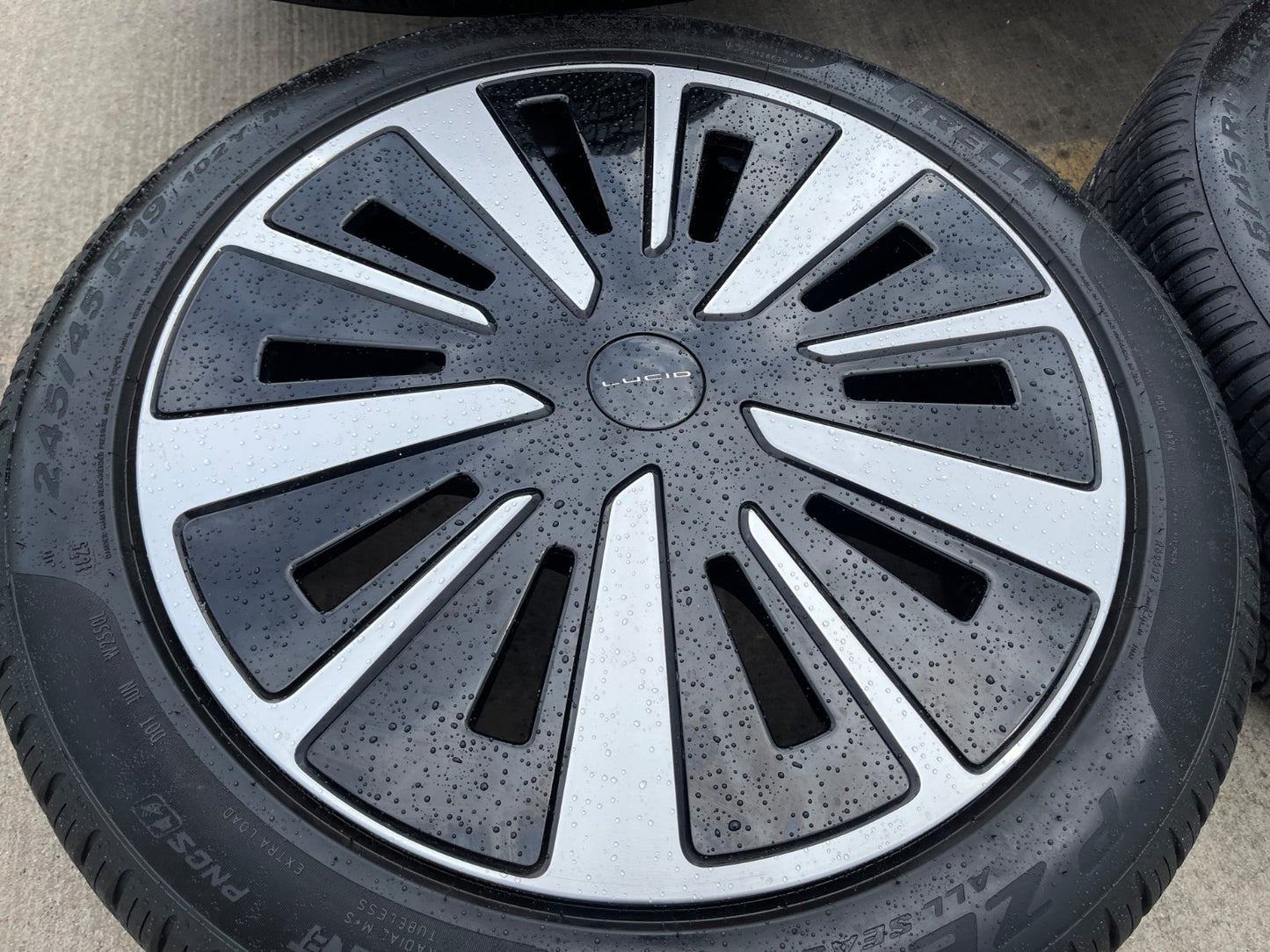 19" Lucid Air OEM Grand Touring 95620 OEM wheels rims 2025 2026 2027 PIRELLI