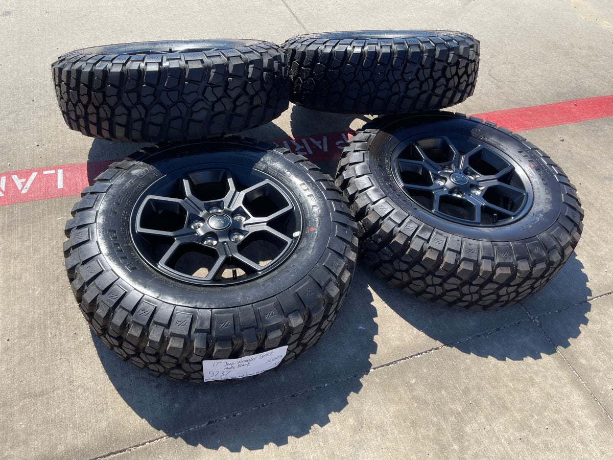 17" Jeep Wrangler Rubicon OEM 95729 wheels rims Gladiator BFG KM2 M/T SET NEW