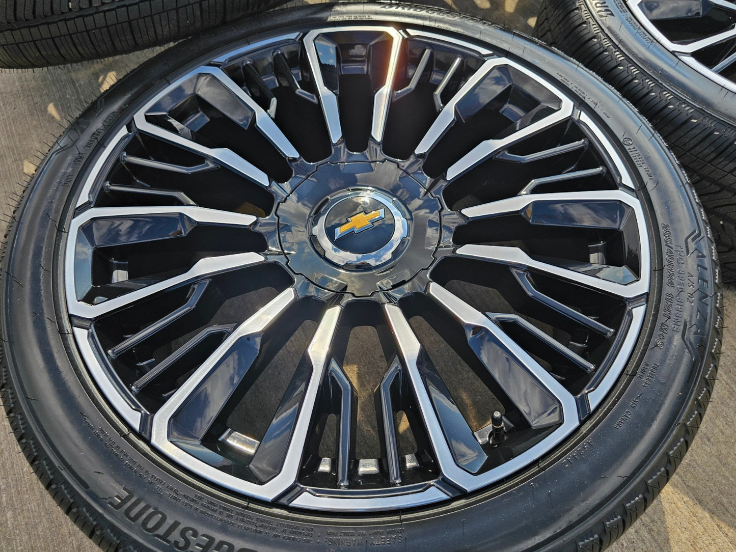 24" Chevy Tahoe Suburban Silverado OEM High Country wheels rims 2026 2027 NEW