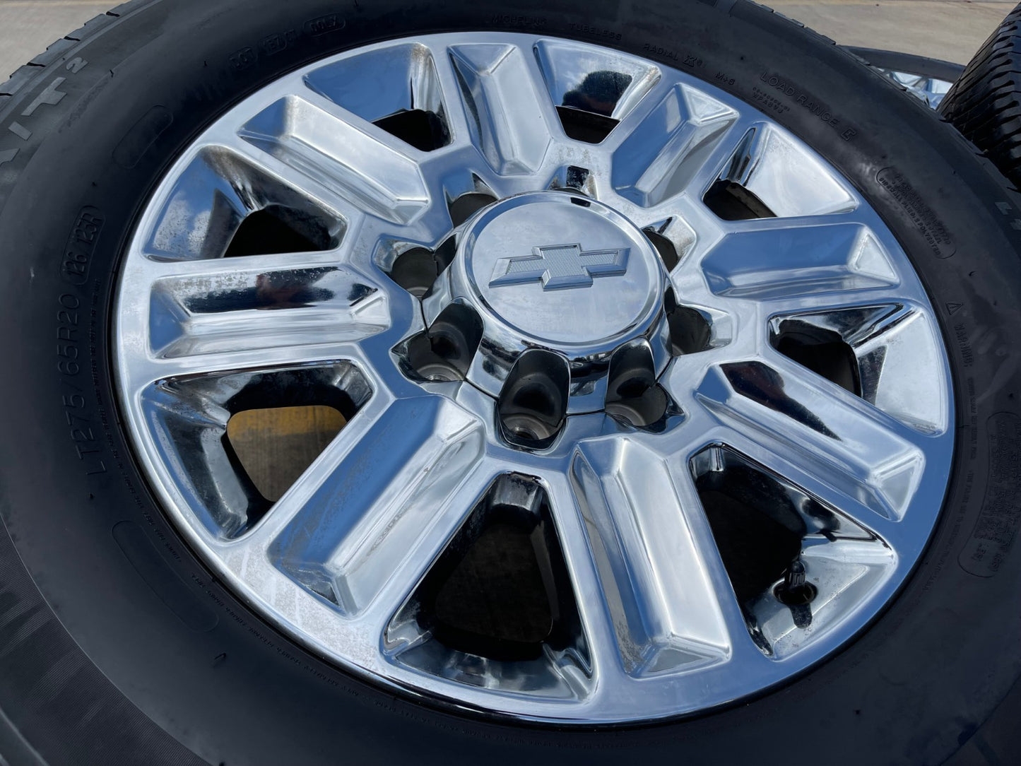 20" Chevy Silverado High Country LTZ 2500 3500 OEM wheels rims MICHELIN