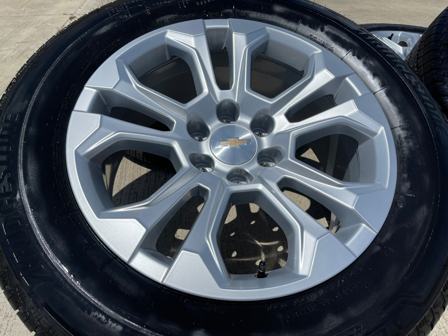 20" Chevy Tahoe Silverado OEM 14090 95417 wheels rims SET BRIDGESTONE NEW 2026
