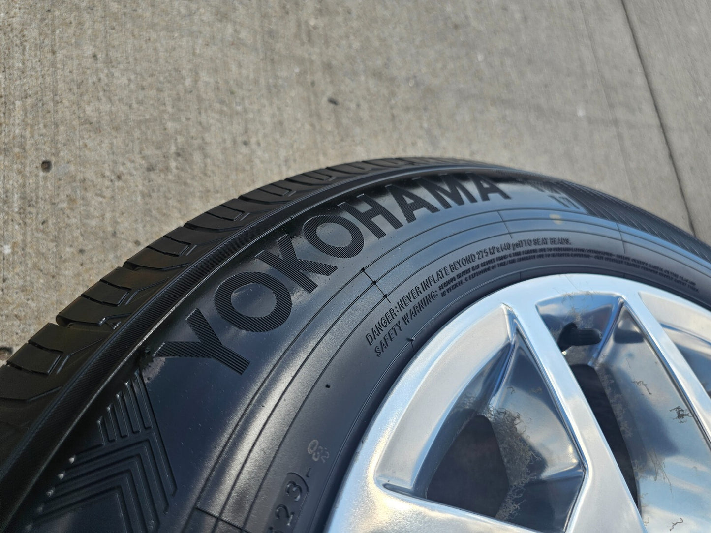 20" GMC Yukon Chevy Tahoe OEM Y spoke wheels rims 5698 tires