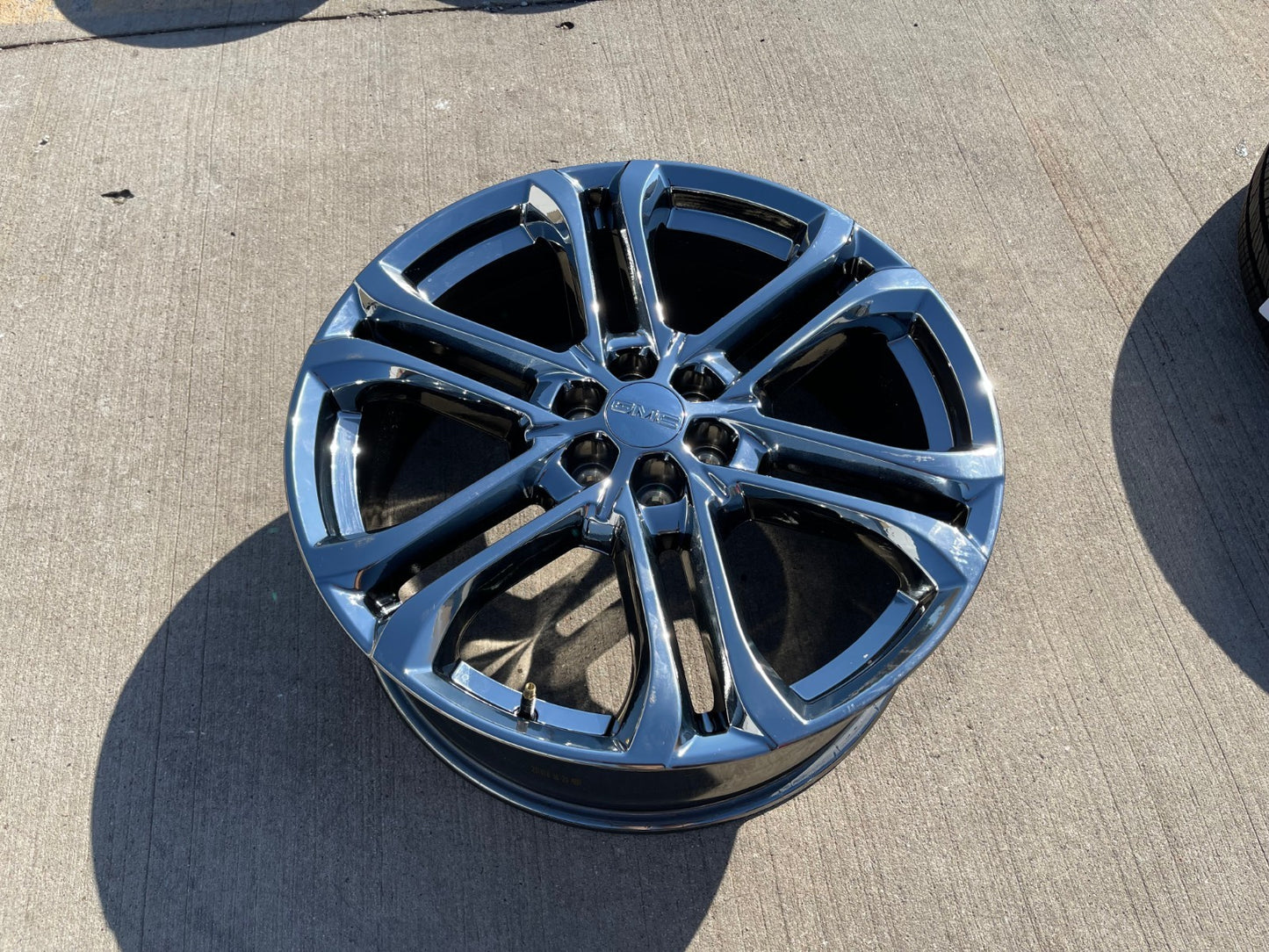 (1) 22" Buick Enclave OEM 94061 wheel rim Acadia Traverse spare 2024 2025 2026
