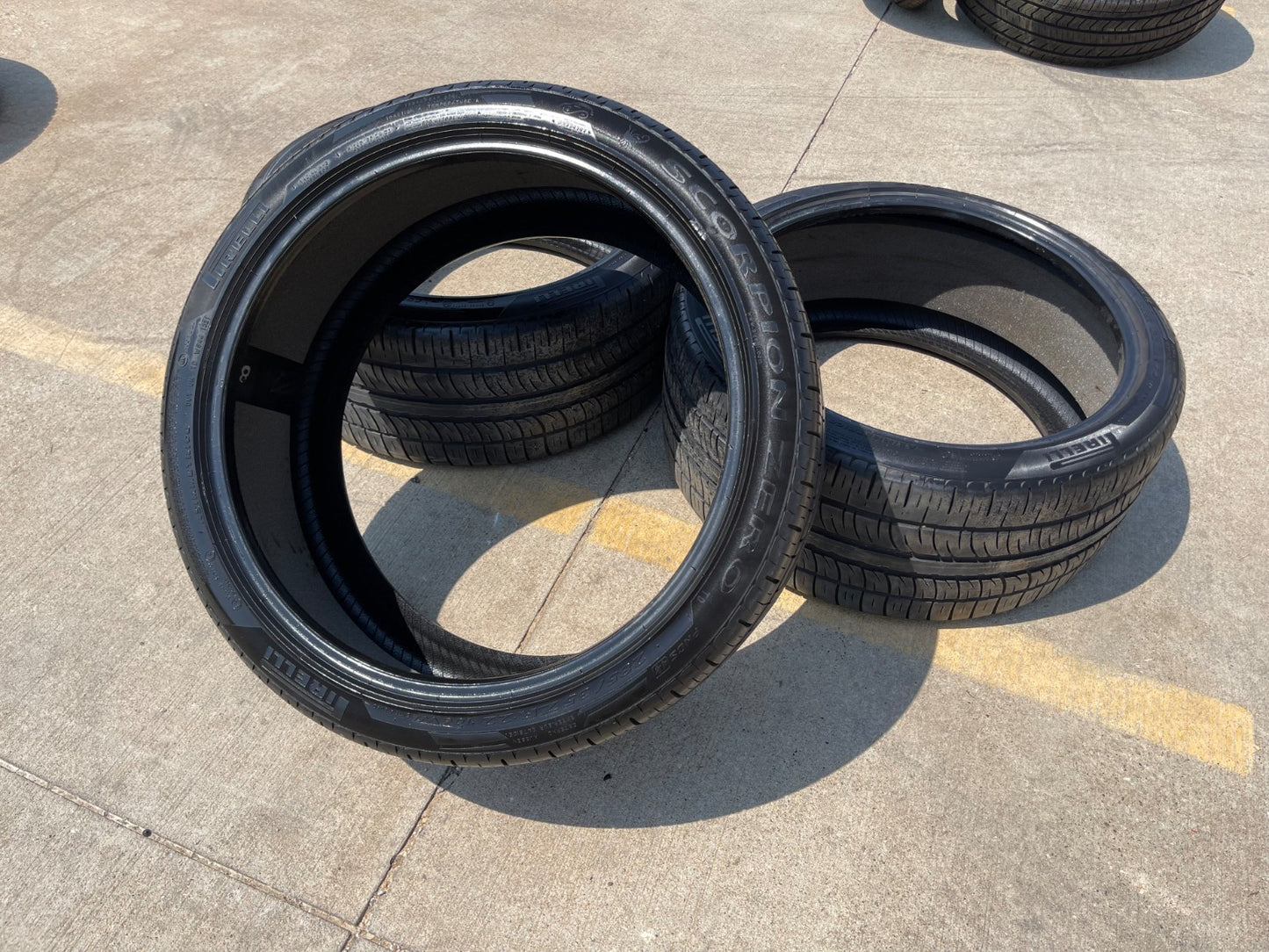 (1) 285/35/22 Pirelli Scorpion Zero PNCS tire 285/35R22 106W XL