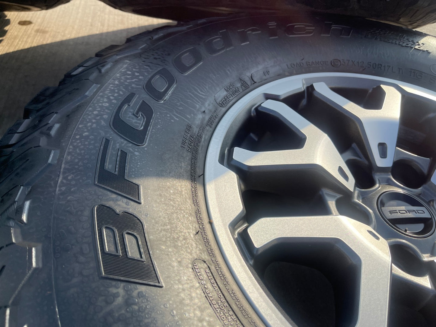 17" Ford F-150 Raptor Bronco OEM rims wheels 10461 tires 37" BFG
