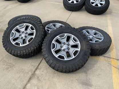17" Jeep Wrangler Rubicon OEM 9118 wheels rims Gladiator BFG KM M/T SET
