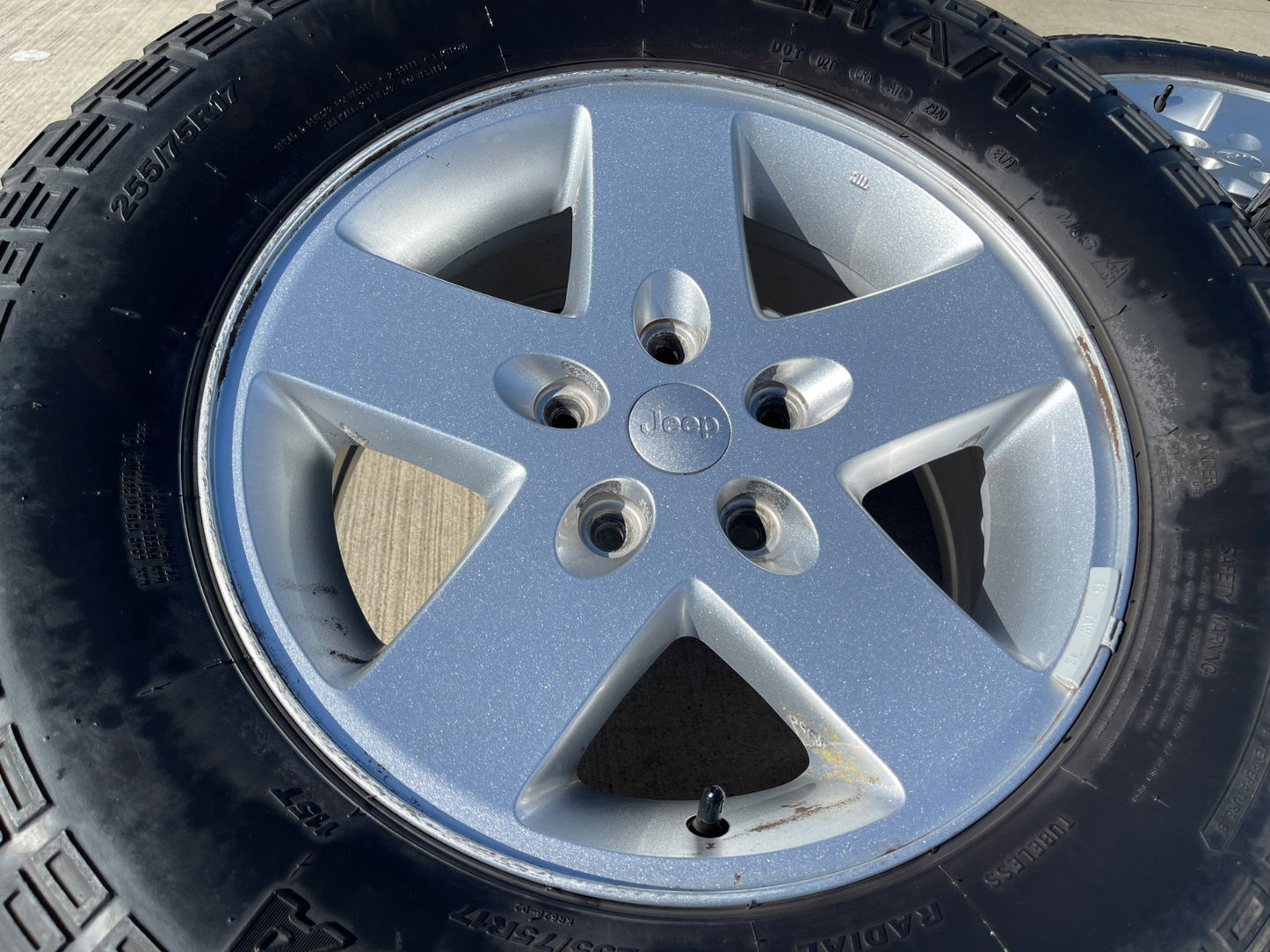 17" Jeep Gladiator OEM wheels rims 9074 Wrangler Kenda Klever A/T