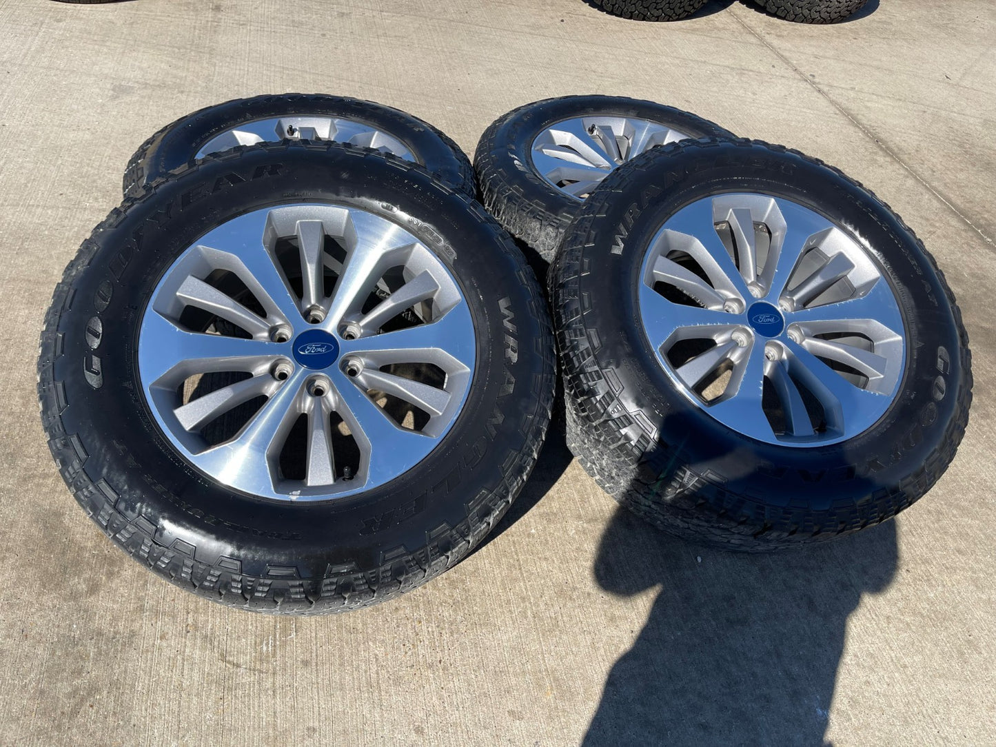 20" Ford F-150 LARIAT Limited OEM 10006 rims wheels Expedition GOODYEAR