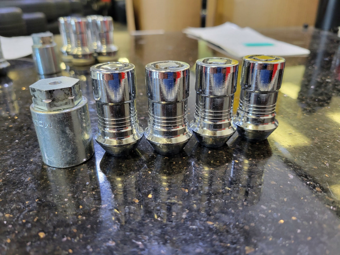 (4) 14x1.5 OEM Ford lug nut locks nuts polished key F-150 Expedition