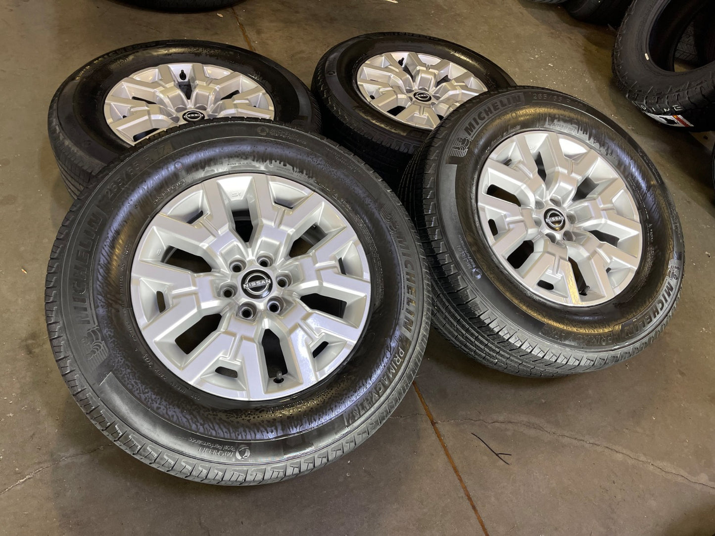17" Nissan Frontier OEM Desert Runner 62832 wheels rims 2024 2025 2026 MICHELIN