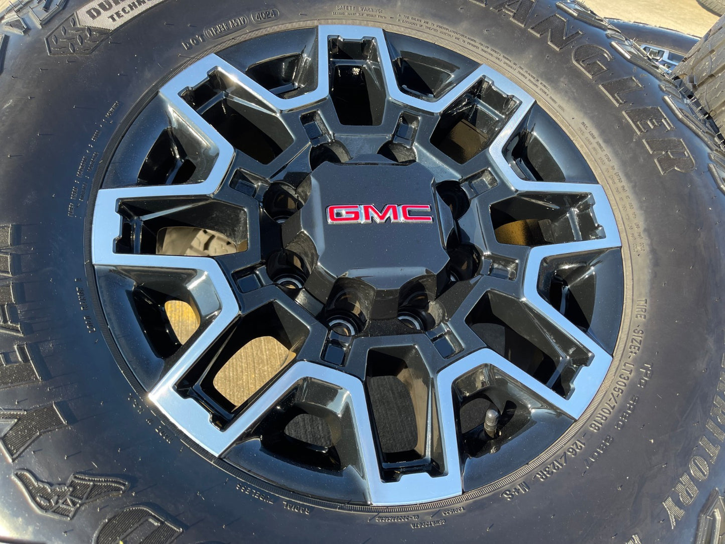 18" GMC Sierra AT4X Chevy Trail Boss 2500 OEM 14136 wheels rims GOODYEAR 35"