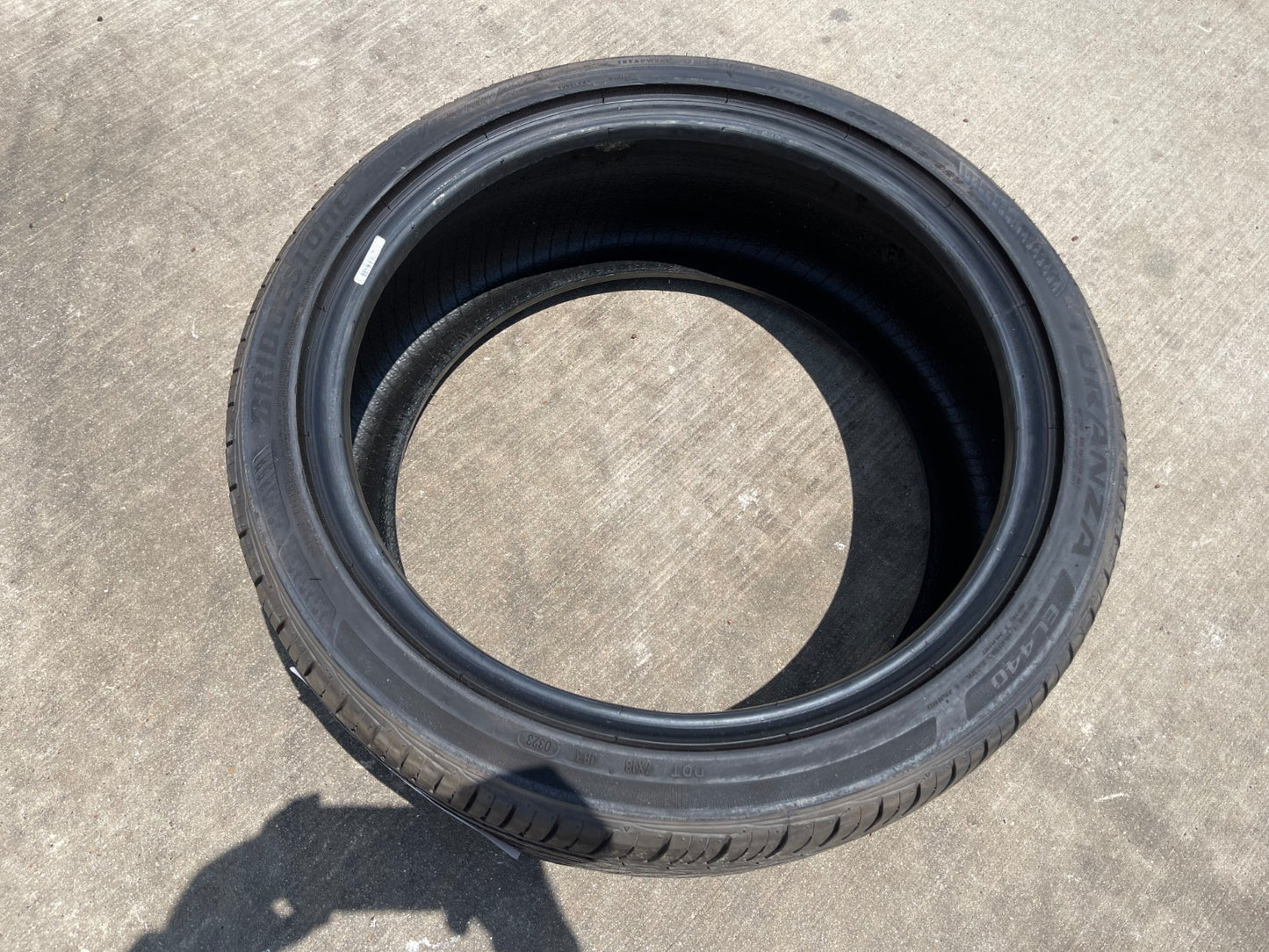 (1) 235/40/19 Bridgestone Turanza EL440 tire 235/40R19 92V M+S