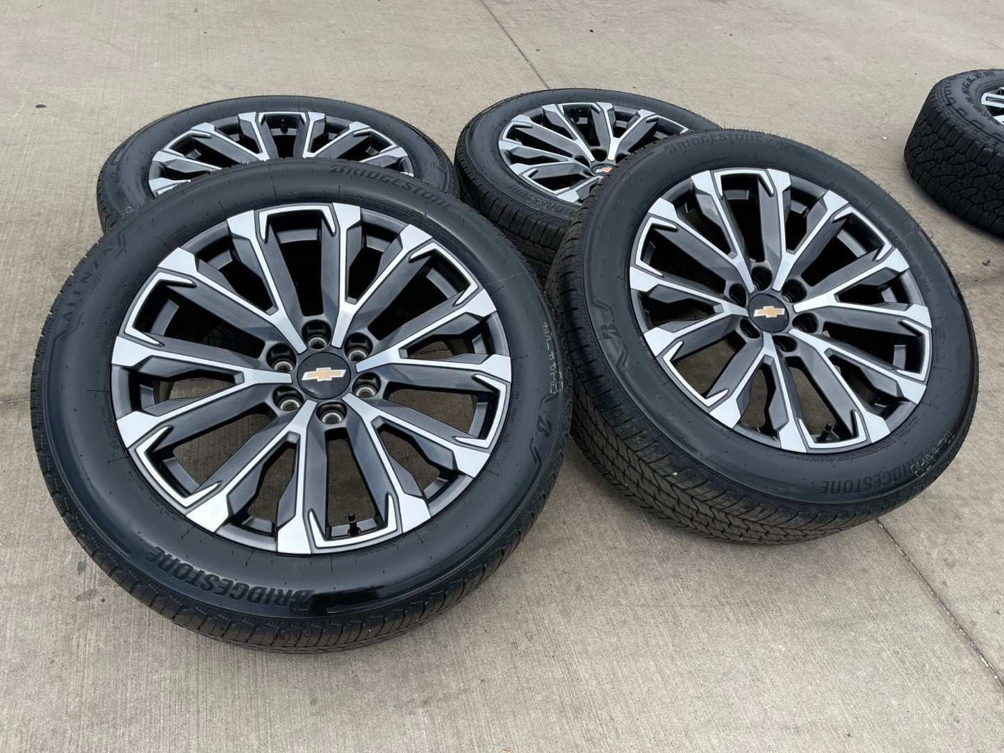 22" Chevy Tahoe Silverado Suburban OEM wheels rims 2023 2024 2025 2026 2027 NEW