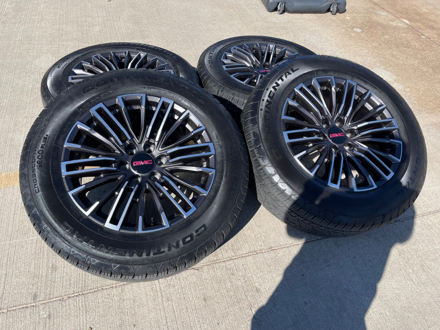 20" GMC Sierra Yukon Chevy Silverado OEM wheels rims 2024 2025 2026 CONTINENTAL