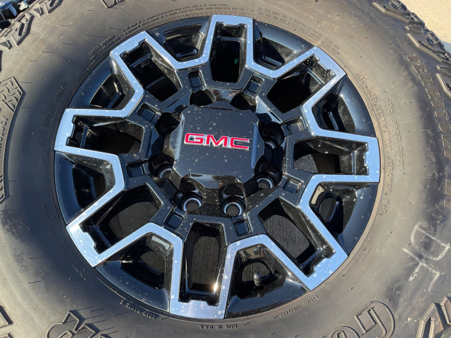 18" GMC Sierra AT4X Chevy Trail Boss 2500 OEM 14136 wheels rims GOODYEAR 35"