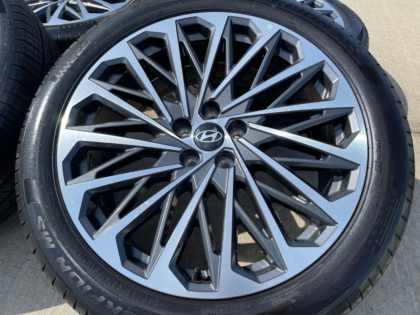 21" Hyundai Palisade Calligraphy OEM 94345 wheels rims 2026 2027 PIRELLI NEW