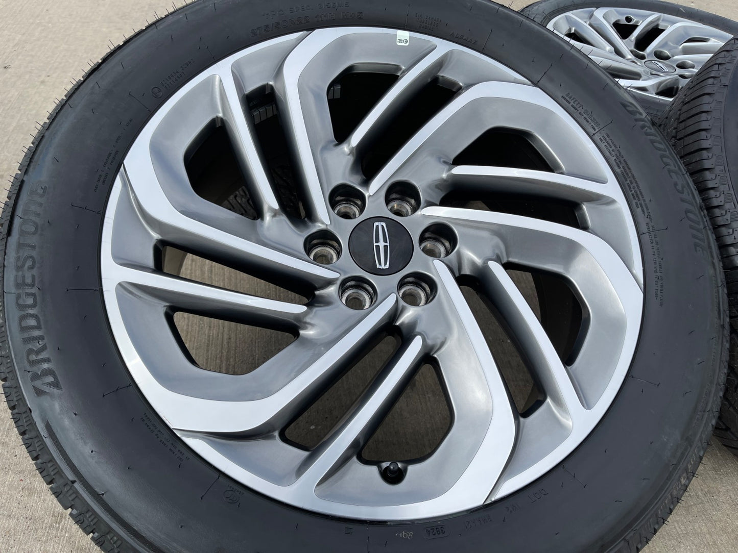 22" Lincoln Navigator OEM 94225 rims wheels BLACK LABEL BRIDGESTONE NEW